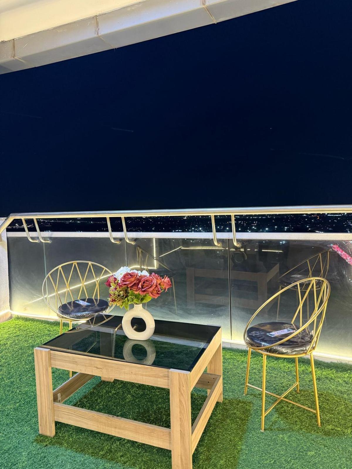 Apartment Supernova Studio's New Delhi